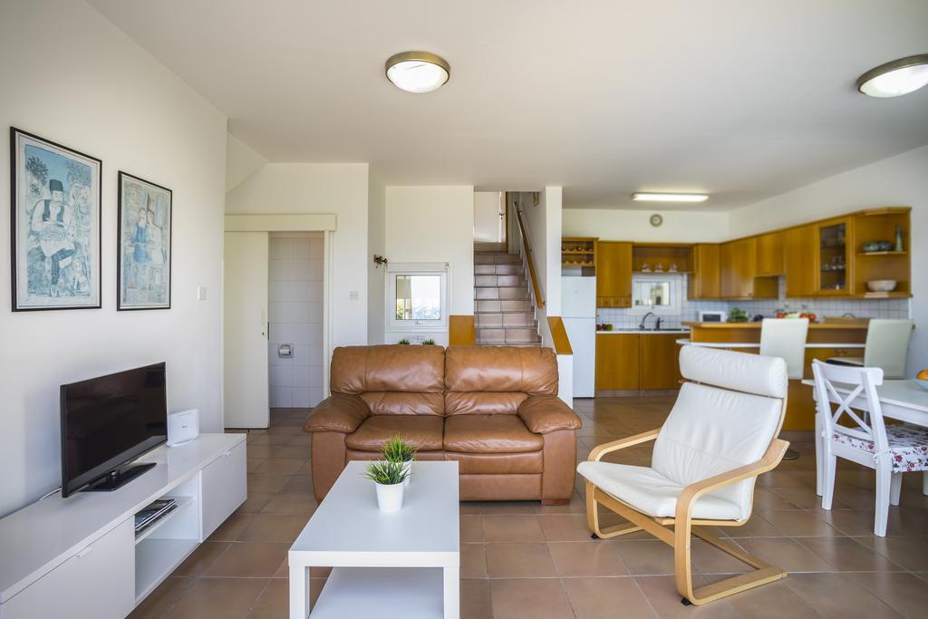 Protaras Beachfront Sirina Lina Suite Paralimni Exterior photo